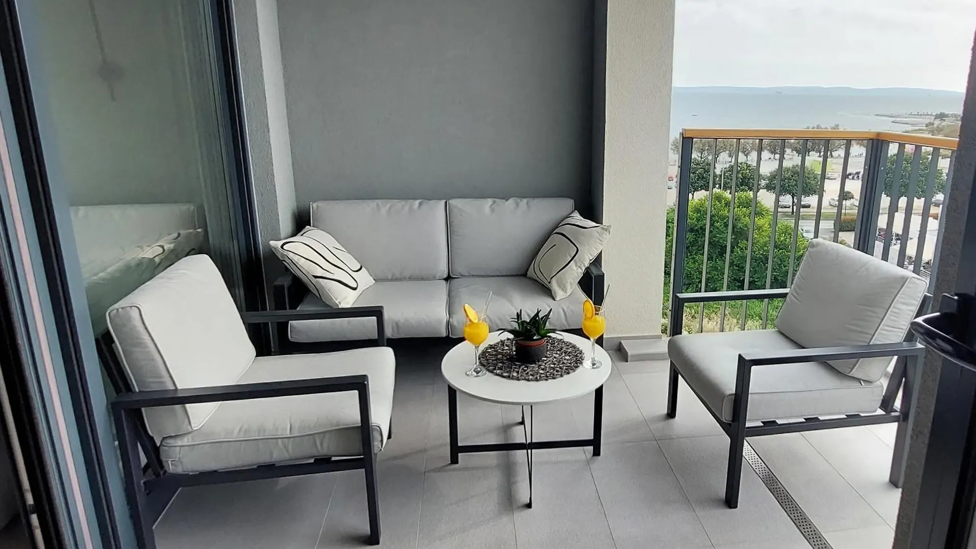 Splendid Beach View Apartment Σπλιτ